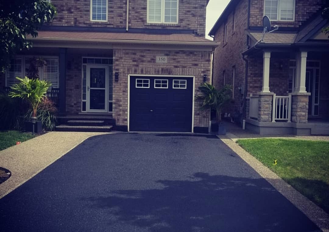 Driveway asphalt sealing