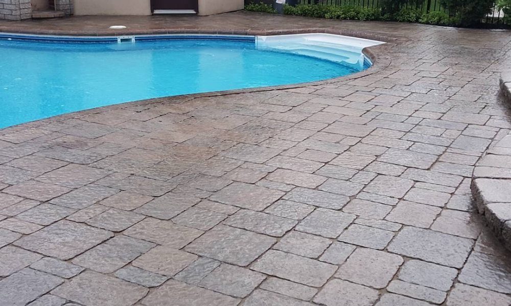 Washed and sealed interlocking brick